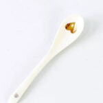 Cucharita Cerámica / Blanco Corazón Oro