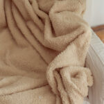 Manta Tarlo en Corderito Beige