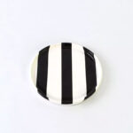 Plato Redondo en Cerámica Blanco / Rayas Chico